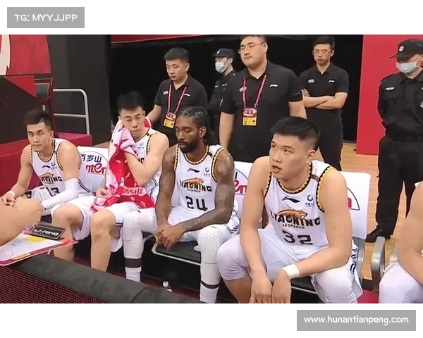 3J季前赛首秀手感调整中半场17投6中贡献15分展现潜力